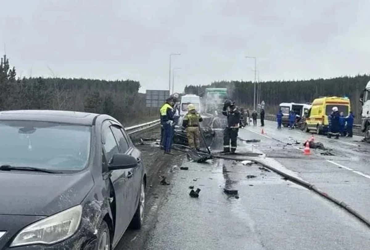 Четыре человека погибли в ДТП на ЕКАД, среди них дети