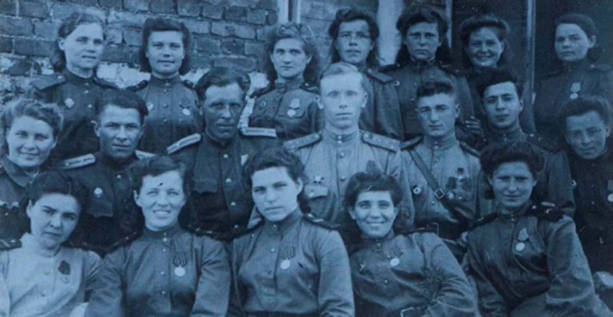Дед оставил автограф на Рейхстаге, а внук взял Кременную: история одной уральской семьи без прикрас