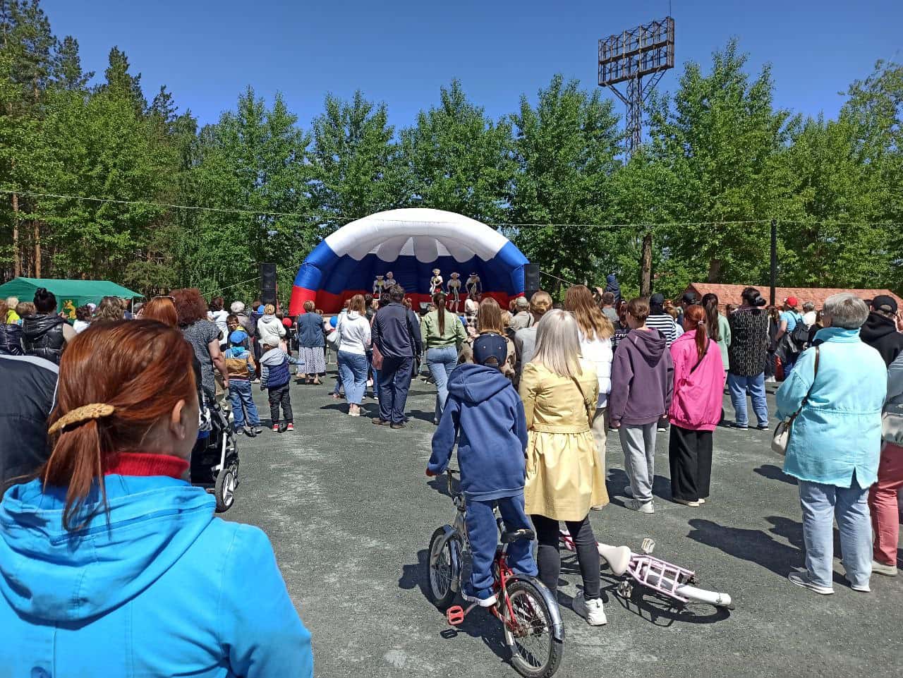 Дня России не было? Как в официальных пабликах Первоуральска освещали главный государственный праздник