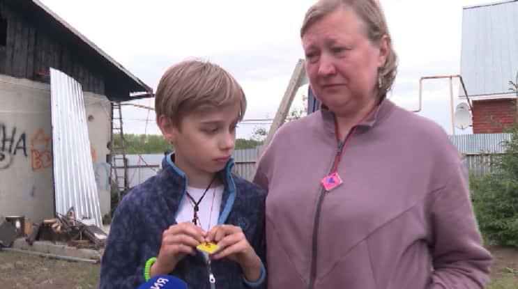 Медаль сам себе сделал из дерева. Как наградили десятилетнего мальчика из Первоуральска, который спас семью из пожара