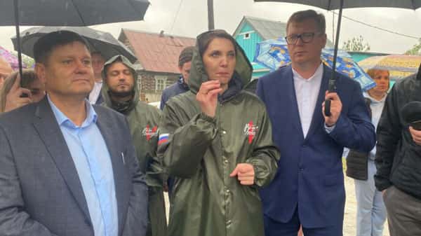 Жители деревни под Первоуральском остались без воды. К решению проблемы подключилась депутат Госдумы