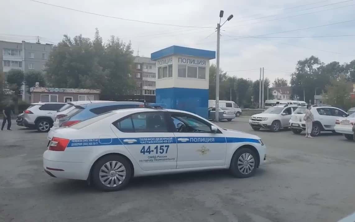 Полицейские Первоуральска включили громкоговорители, чтобы напомнить гражданам о мошенниках
