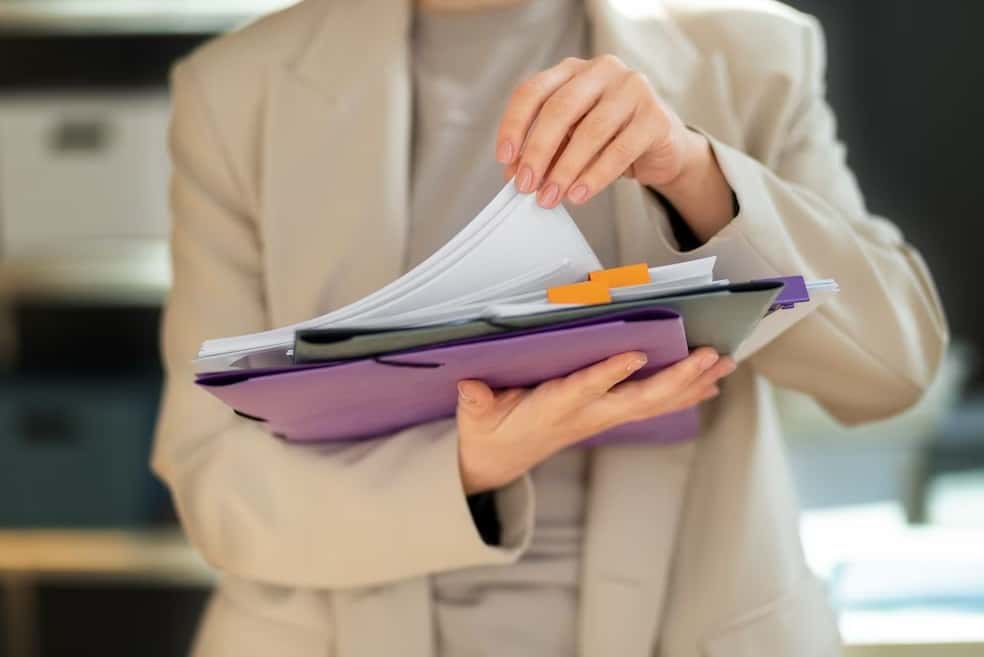 На Урале выявили 12 тысяч пар нелегальных носков из Китая