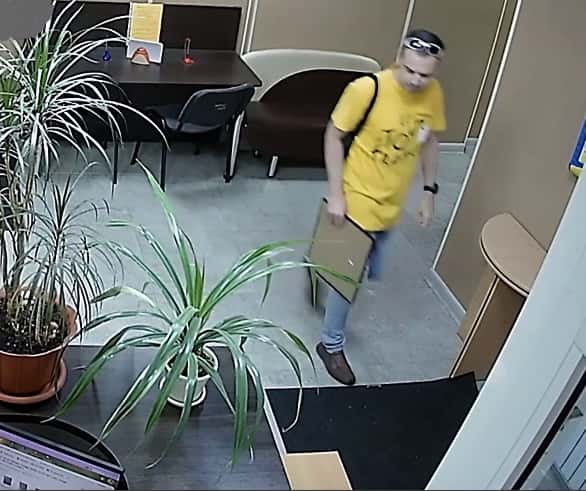 В Первоуральске из офиса управляющей компании украли портрет Путина 