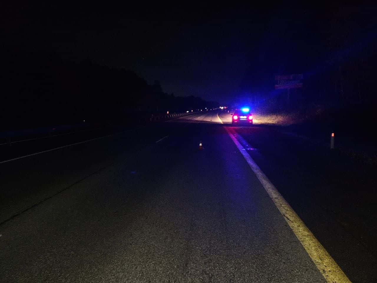 Возле Первоуральска автомобиль переехал лежащему мужчине ноги и скрылся 