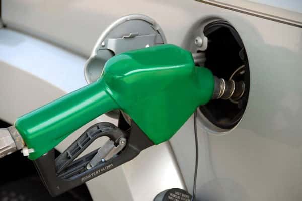 На Урале бензин подешевел за неделю