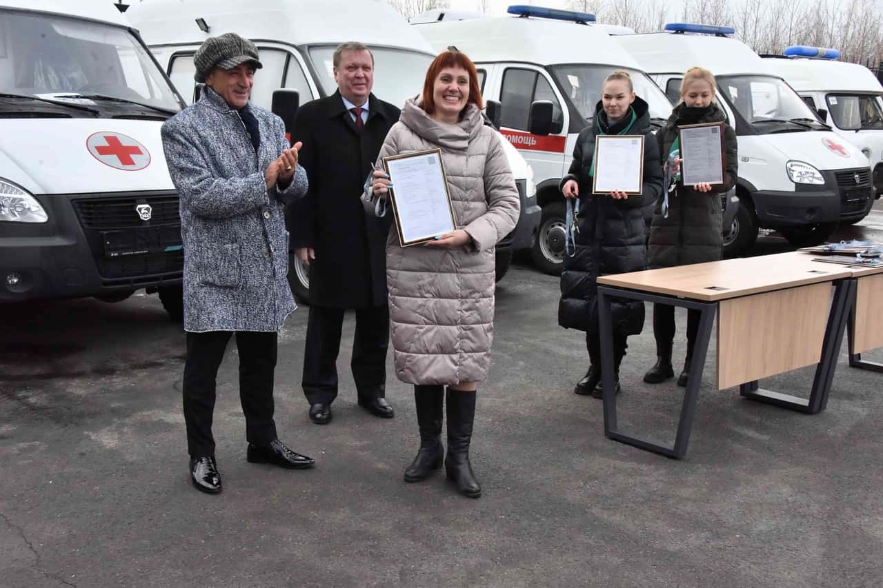 17 новых машин скорой помощи получат больницы Среднего Урала