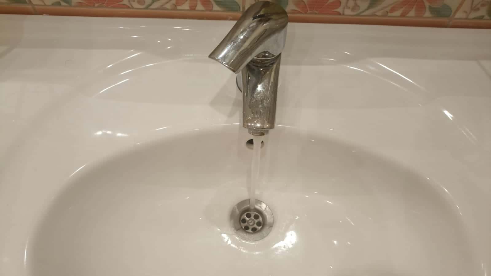 В Первоуральске проверят горячую воду после сообщений о бактериях