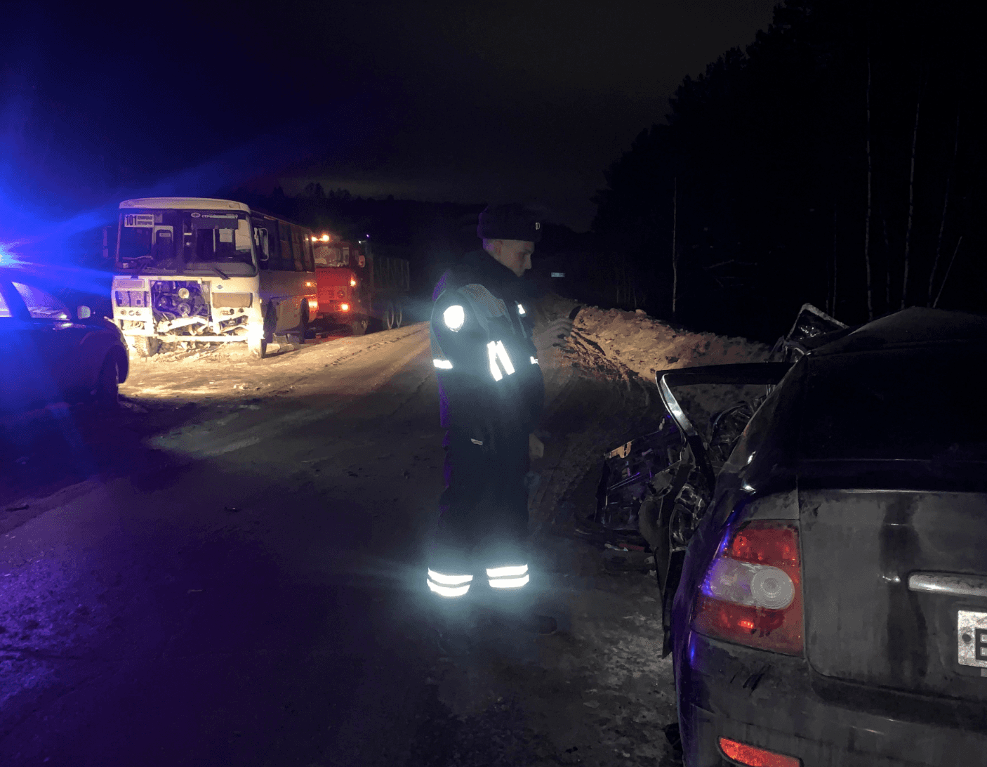 Под Первоуральском столкнулся автобус и легковушка. Есть пострадавшие