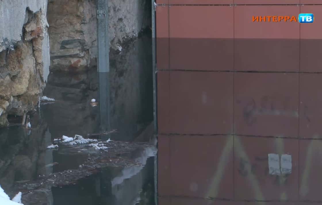 Жители Первоуральска жалуются на залитые фекалиями подвалы 