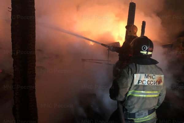 Накануне вечером в посёлке под Первоуральском сгорела баня