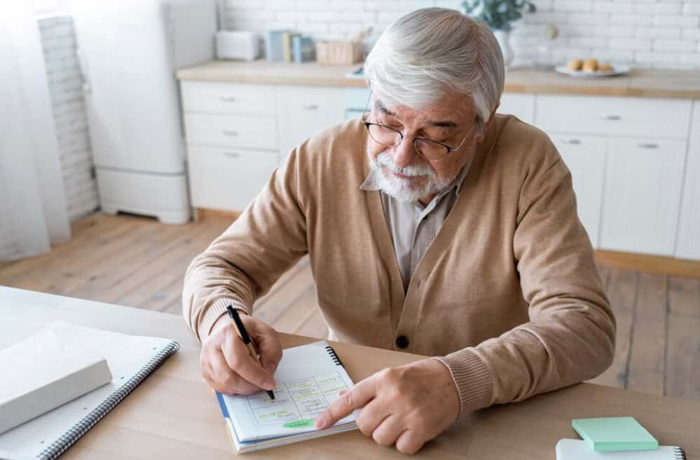 Работающим пенсионерам в 2025 году начнут индексировать выплаты 