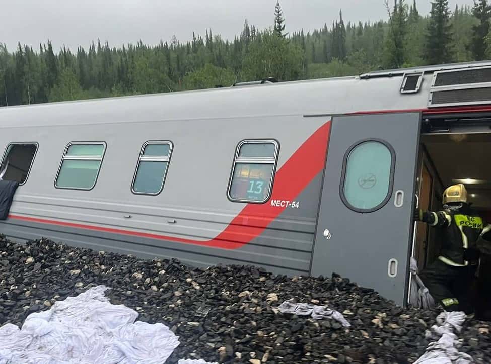 В Республике Коми произошла крупная ж/д авария — один человек погиб, десятки пострадали