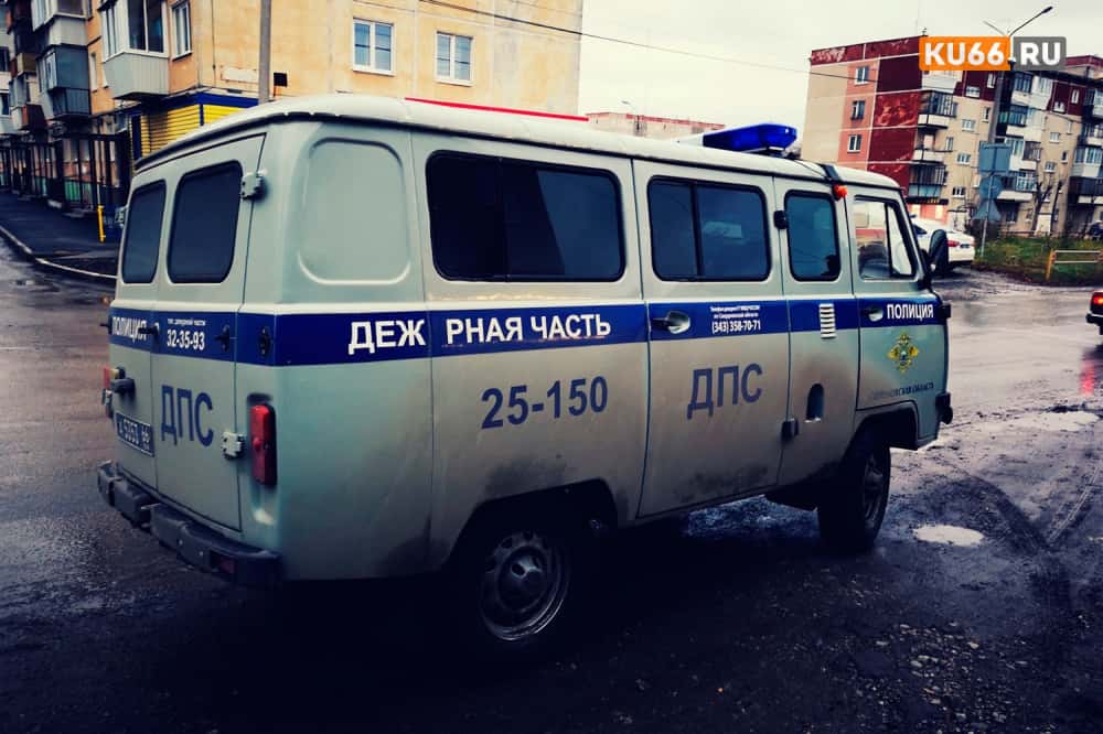 Гражданин Таджикистана пытался дать взятку первоуральскому инспектору ГАИ