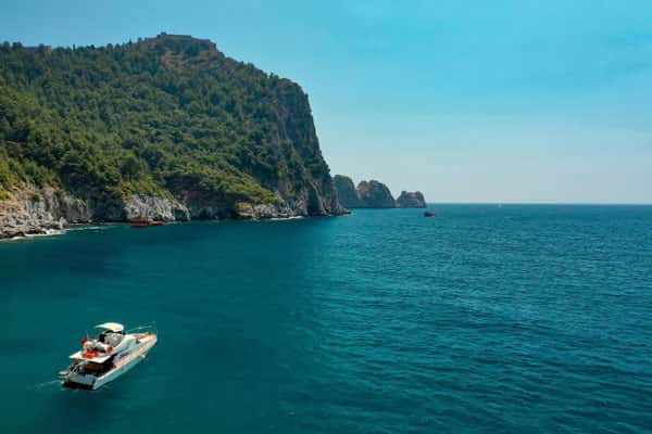 Куда россияне дороже всего съездили за июнь — статистика