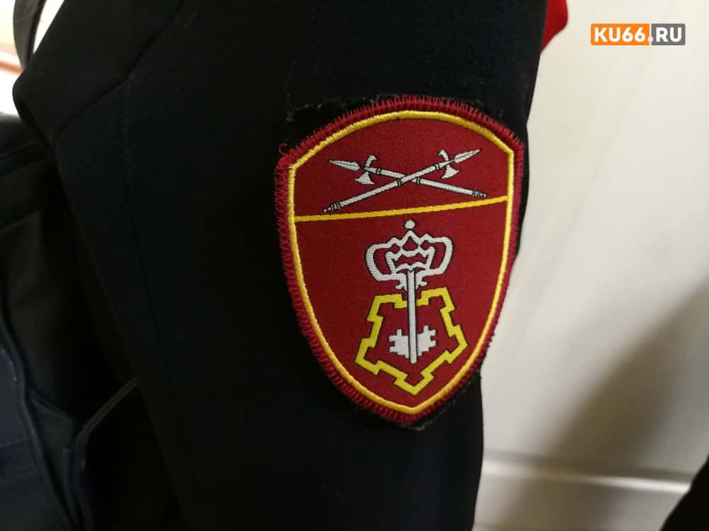 На трассе Первоуральск — Староуткинск бойцы Росгвардии останавливают машины