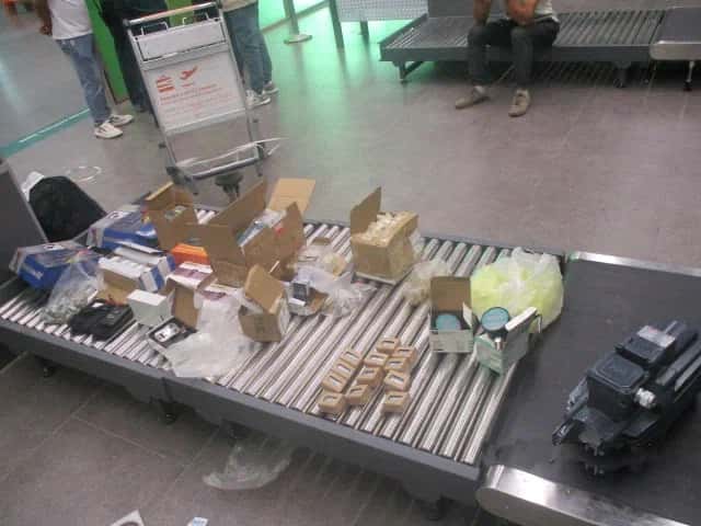 Двое китайцев хотели построить доменную печь, но уральские таможенники их остановили