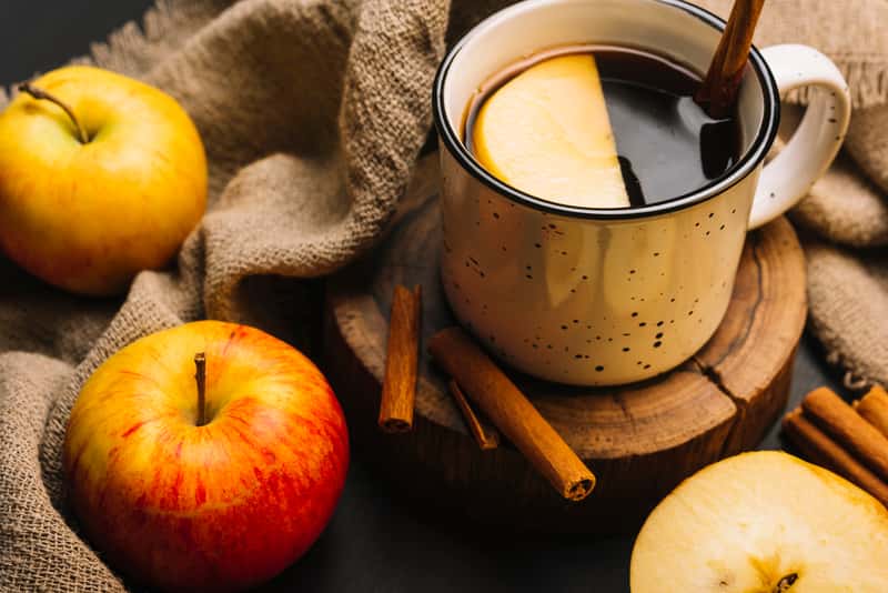 Ирландские ученые: чай и яблоки снижают риск развития болезней печени