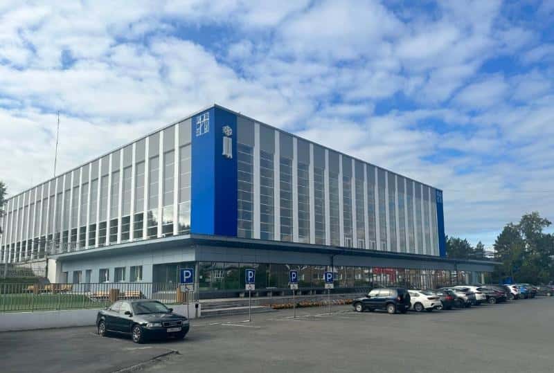 В Первоуральске продолжается реконструкция Ледового дворца спорта