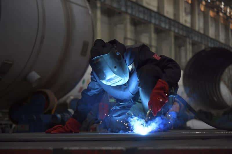 На Урале представили первый в России контейнер для перевозки углеводородов