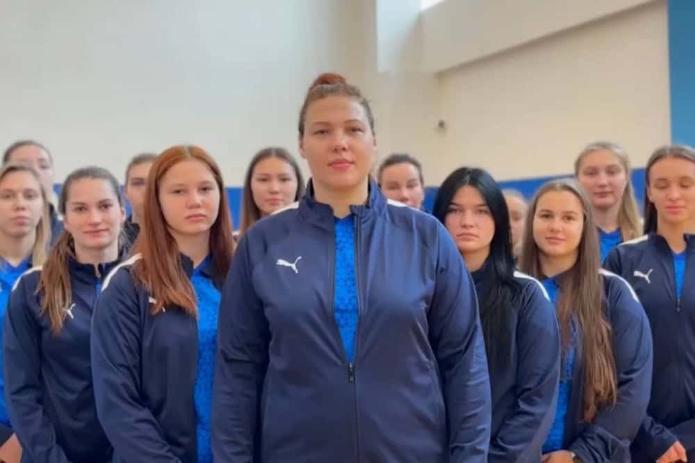 В Первоуральске прошел первый матч команды «Евразия» с противниками из Москвы