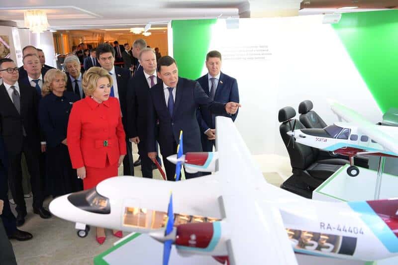 Свердловский губернатор показал Матвиенко достижения уральцев