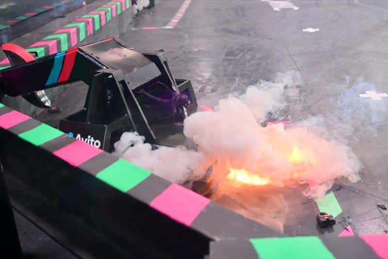 В Екатеринбурге на международном чемпионате сгорел робот