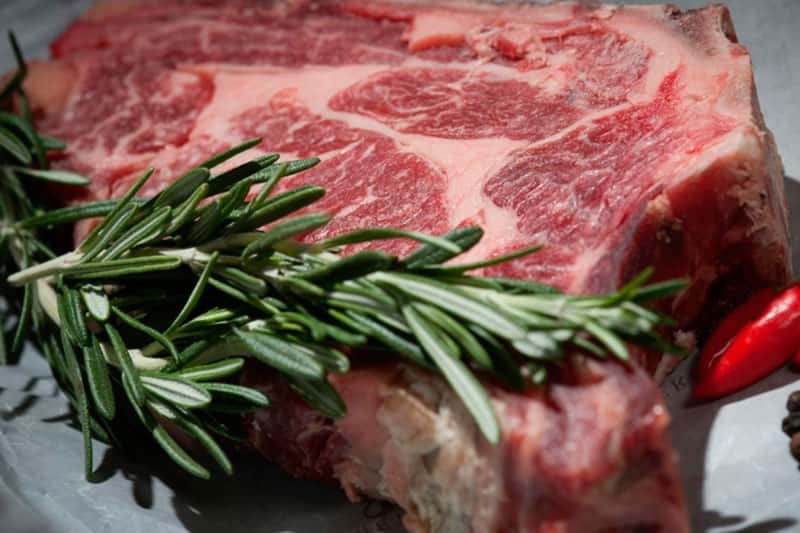 Красное мясо нужно есть не чаще одного раза в неделю: заявление гастроэнтеролога