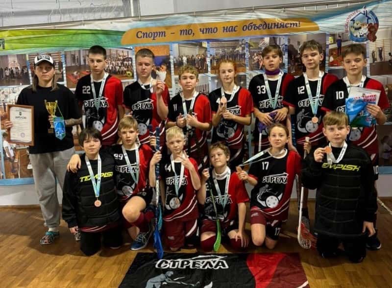 Юные первоуральцы стали призерам турнира по флорболу