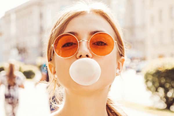 Стоматолог рассказал о пользе жвачки без сахара