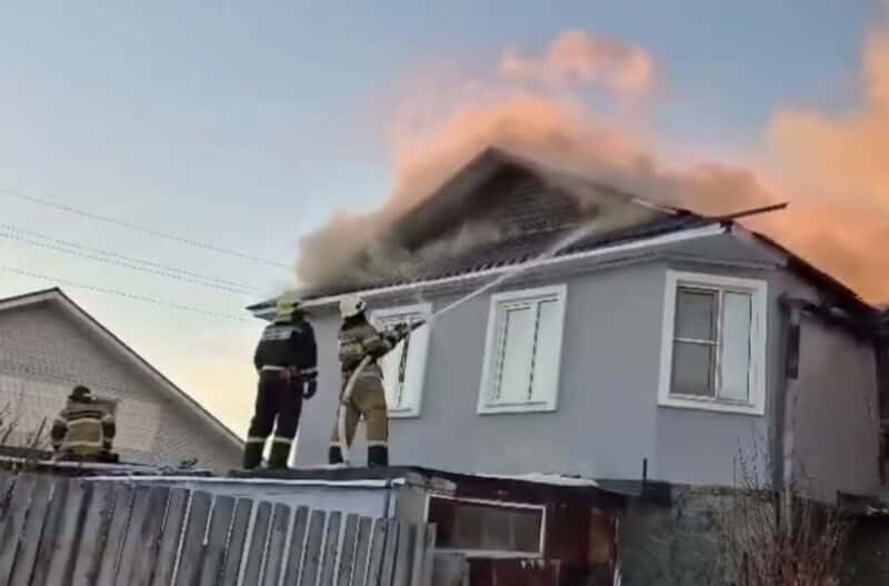 В Верхней Пышме пожарные потушили возгорание на площади 250 квадратных метров