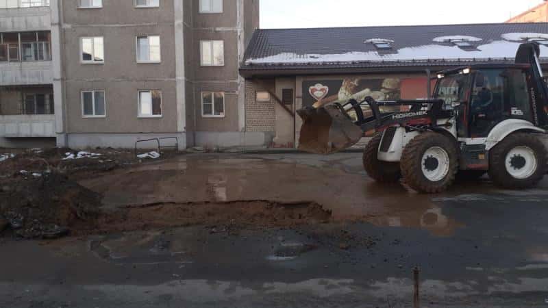 В Первоуральске устранили утечку на Прокатчиков