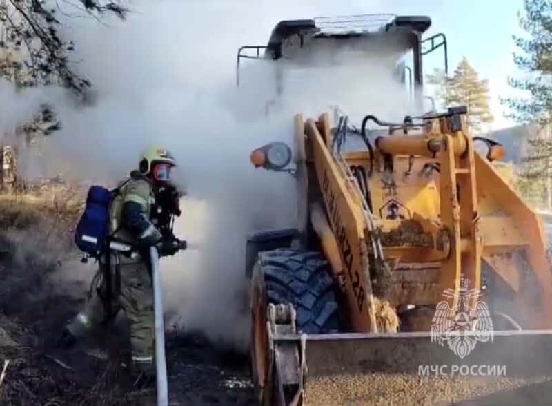 За сутки сотрудники МЧС потушили 10 пожаров в Свердловской области