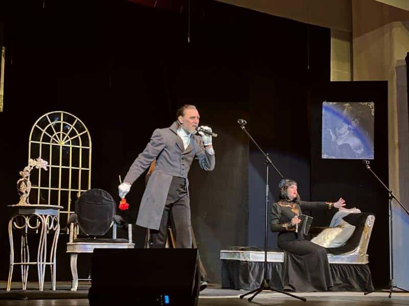 Озерский театр поздравил Первоуральск с 292-летием