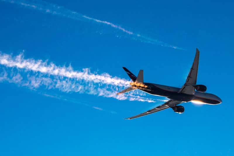 Boeing, летевший из Томска в Пхукет экстренно приземлился в Новосибирске