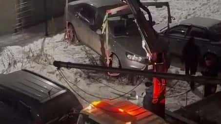 В Первоуральске приставы забрали спрятанную машину должника 