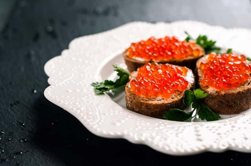 Диетолог рассказала, как правильно выбрать икру