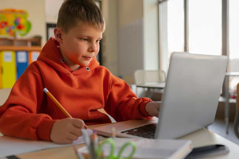 Для свердловских школьников проведут уроки по ведению госпабликов