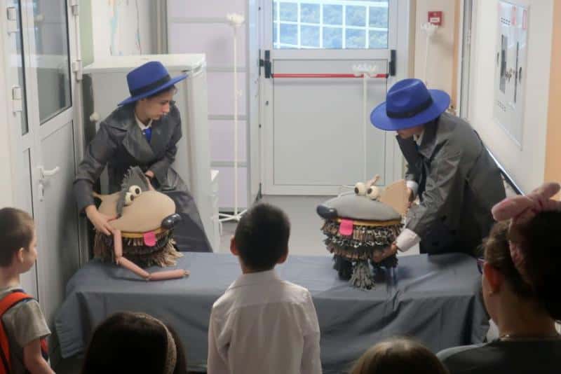 Студентки ЕГТИ провели тетрализованный квест для маленьких пациентов областной больницы