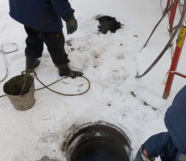 Первоуральские сотрудники «Водоканала» промыли сети водоотведения 
