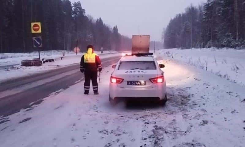 Пермский тракт замело: свердловских водителей предупредили о плохих погодных условиях