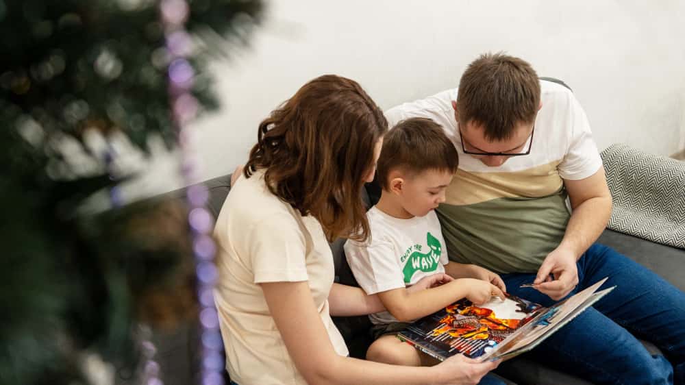 Завод в Первоуральске выпустил детскую книгу к 90-летию предприятия 