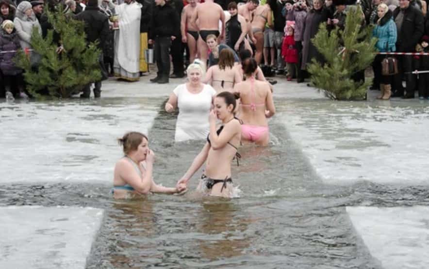 Первоуральский врач рассказал о правилах подготовки к крещенским купаниям