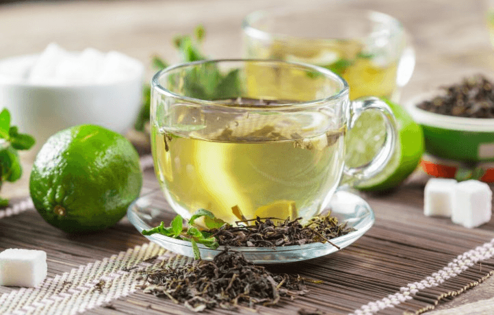 Японские ученые: зеленый чай предотвращает деменцию о пожилых людей