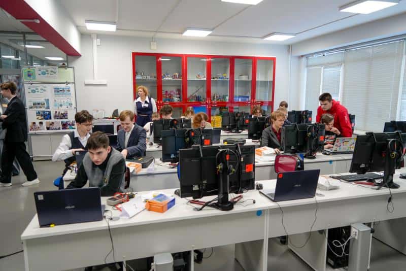 Более ста человек присоединились к двум образовательным мероприятиям в первоуральском лицее