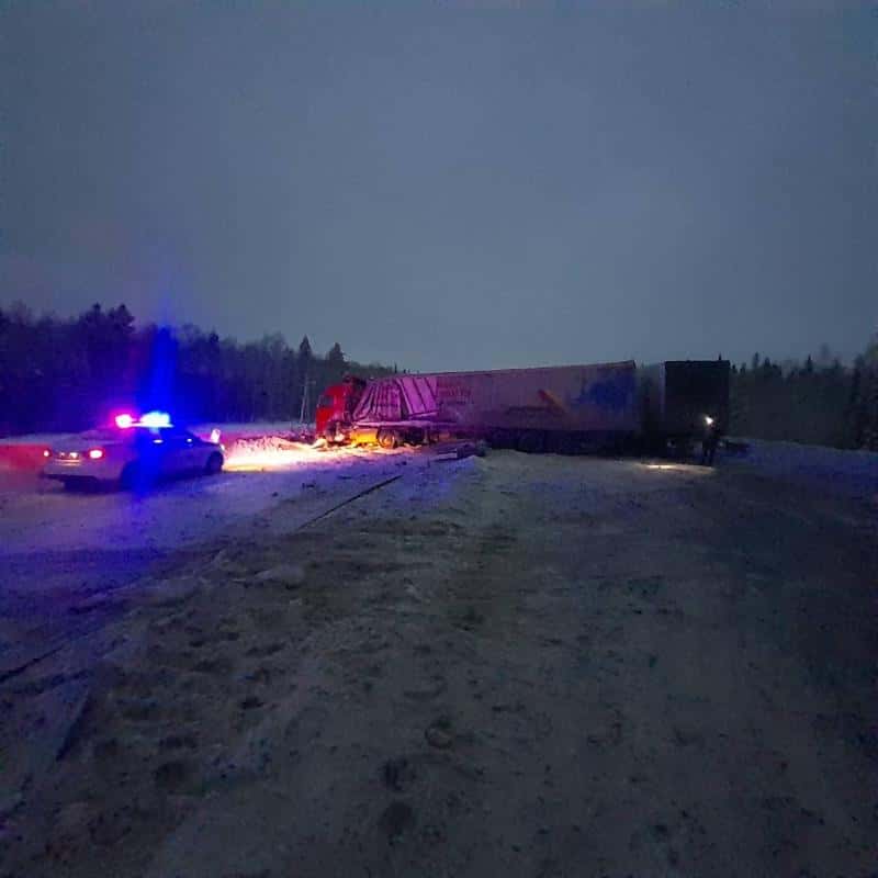 На Пермском тракте ограничили движение: на 248 километре трассы произошло ДТП
