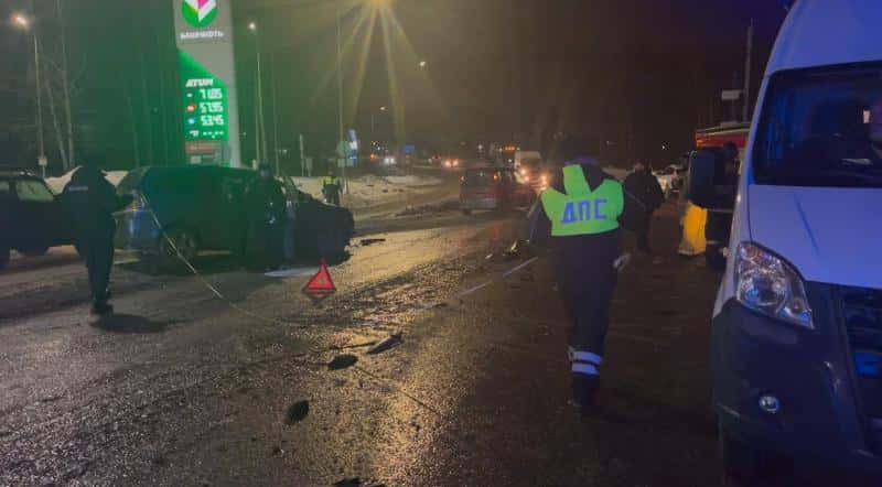 На Урале пьяный водитель наехал на встречную машину: один человек погиб