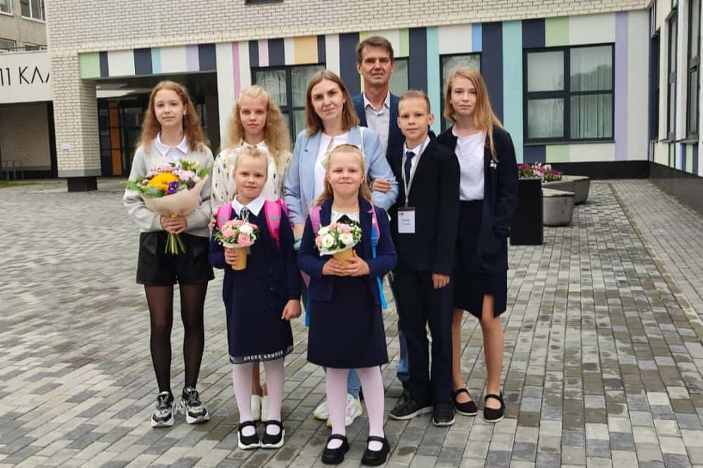 Сотрудник свердловской больницы, отец трех пар двойняшек, получил государственную награду