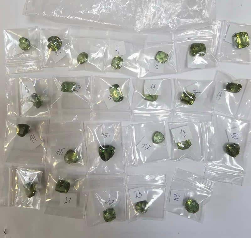 Свердловчанин перевез из Таиланда контрабанду драгоценностей на 2,9 миллионов рублей