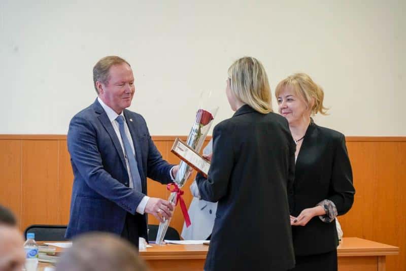 В Первоуральске наградили заслуженных работников и активистов